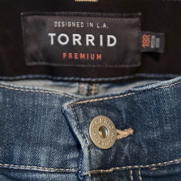 TORRID Bombshell Skinny Jean - Premium Stretch Dark Wash - Picture 8 of 13